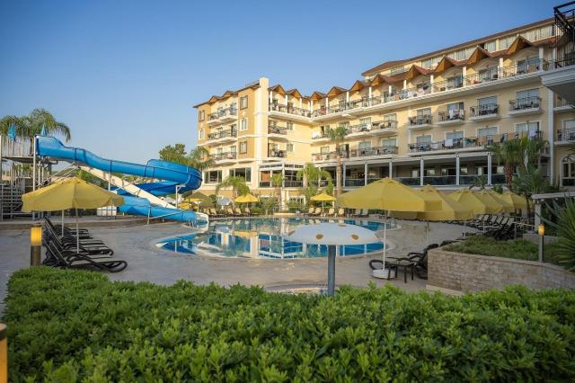 L'Oceanica Beach Resort Hotel