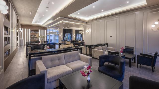 L'Oceanica Beach Resort Hotel