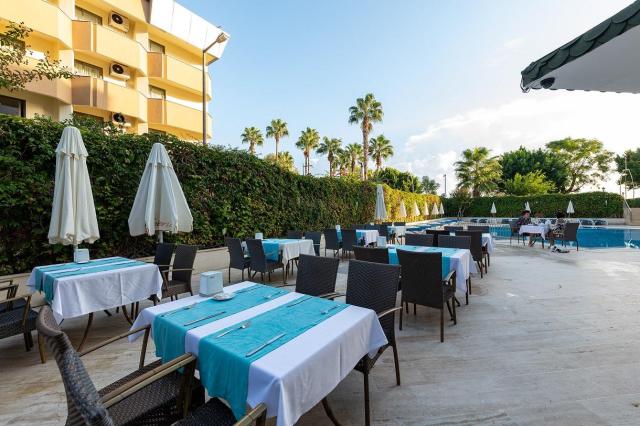 Viking Nona Beach Hotel