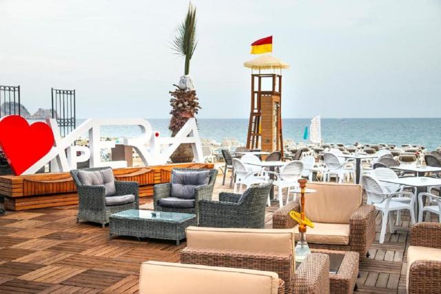 Xperia Saray Beach