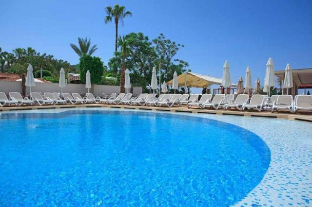 Xperia Saray Beach