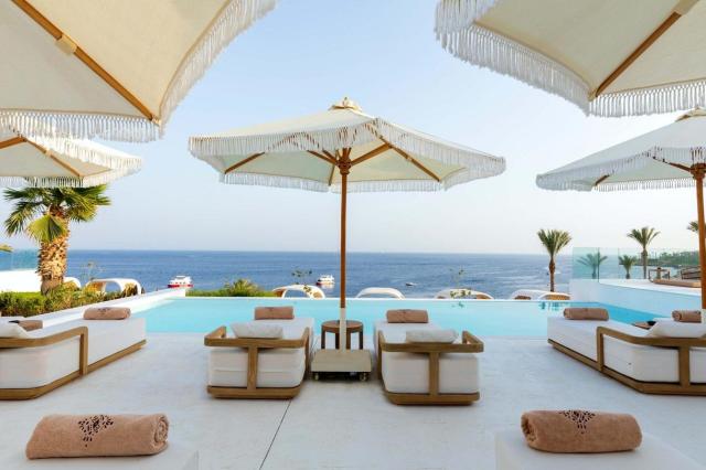 Meraki Resort