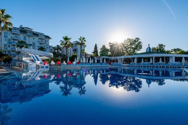 The Garden Beach Hotel 