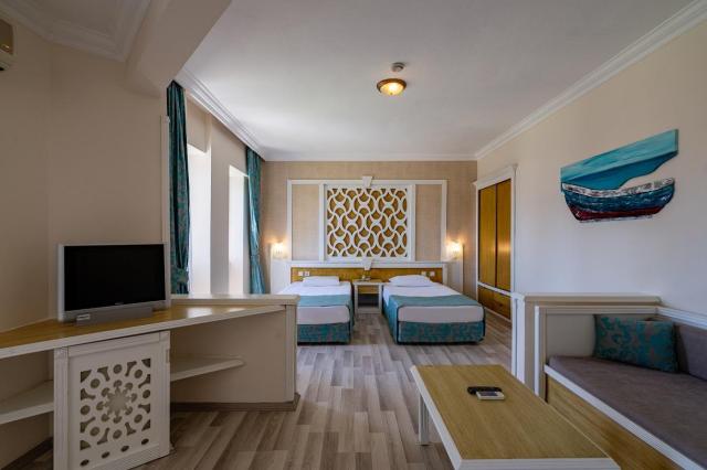 The Garden Beach Hotel 