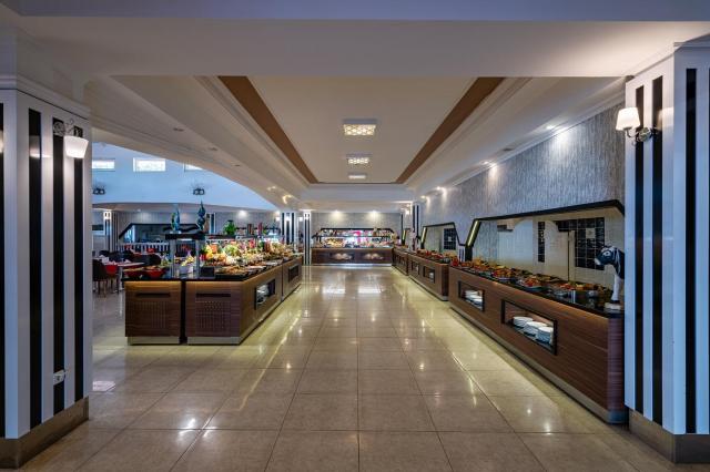 The Garden Beach Hotel 
