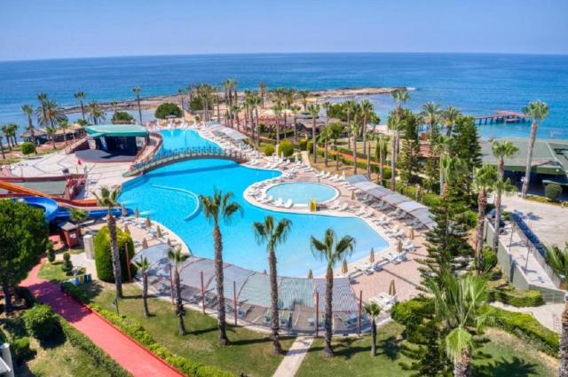 Oz Hotels Incekum Beach Resort