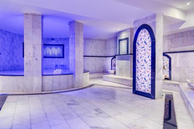 Oz Hotels Incekum Beach Resort