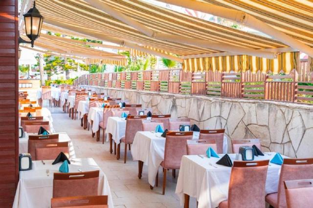 Oz Hotels Incekum Beach Resort