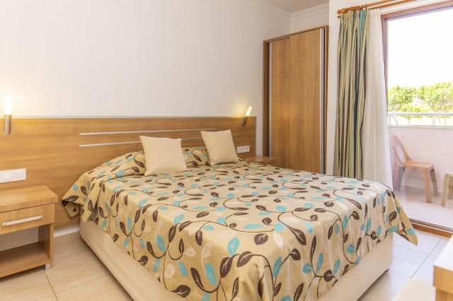 Selenium Hotel