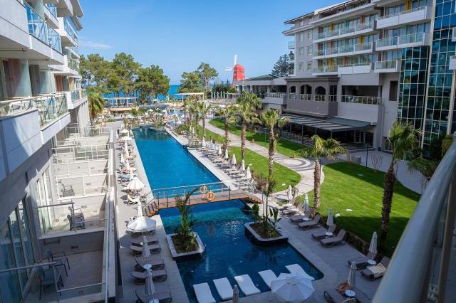 Akra Kemer