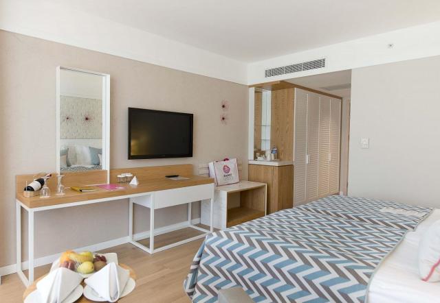 Akra Kemer