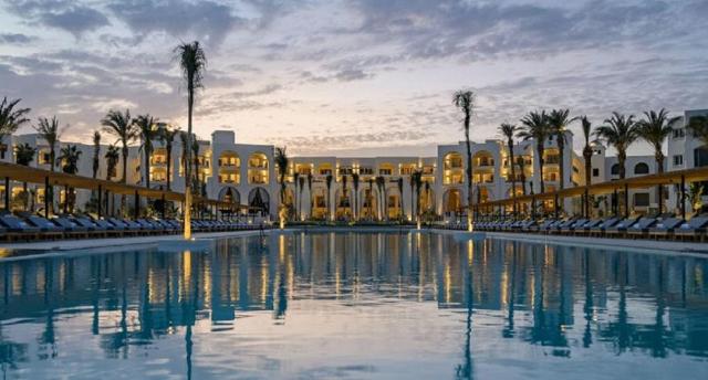 Serry Beach Resort
