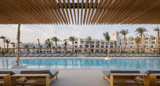Serry Beach Resort