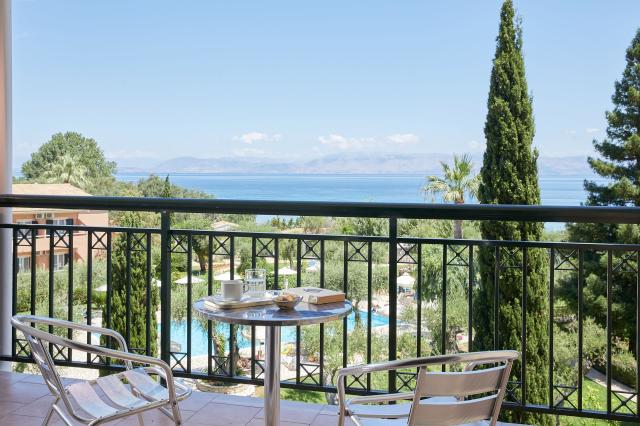 Delfinia Hotel 