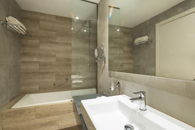 Delfinia Hotel 