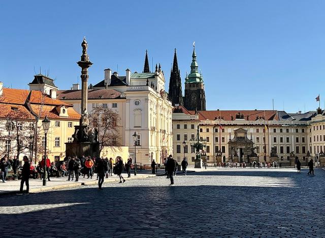Száztornyú Prága
