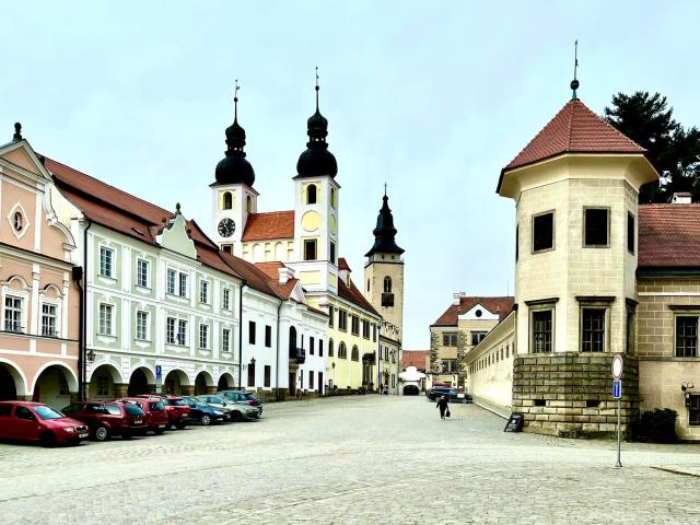 Száztornyú Prága
