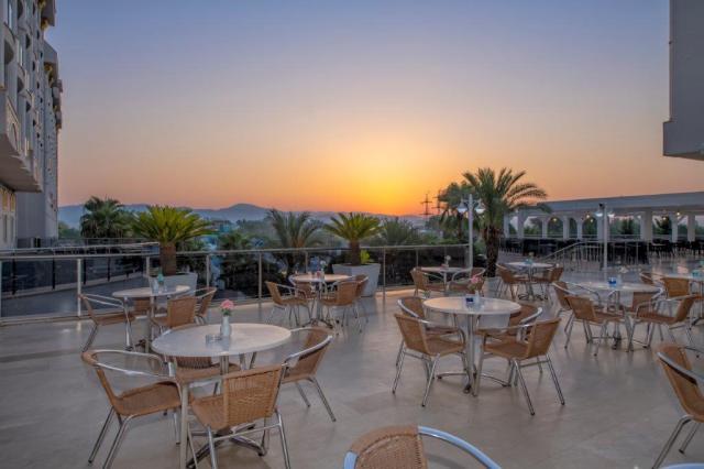 Lake & River Side Hotel & Spa