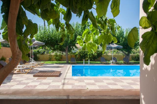 Domenica Apartments