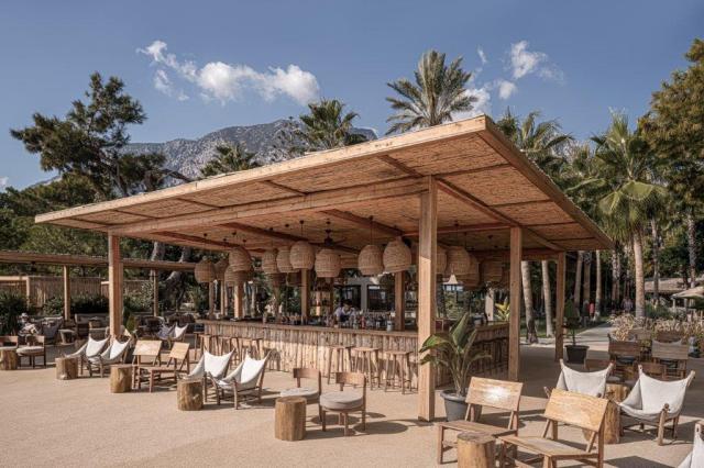 Balmy Beach Resort
