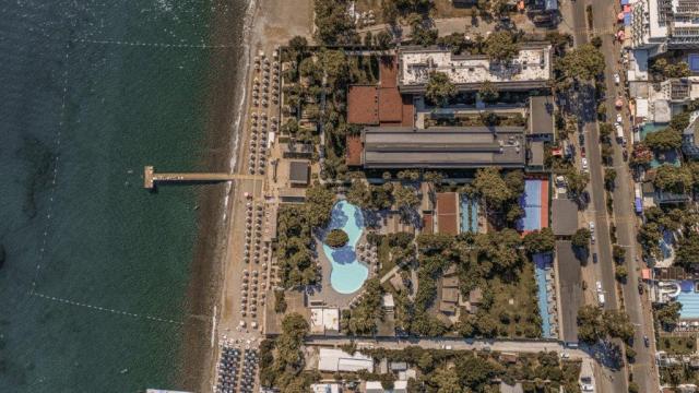 Balmy Beach Resort