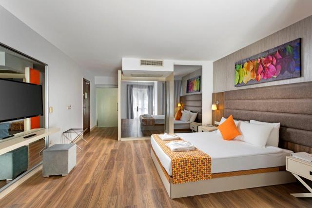 Seven Seas Hotel Blue