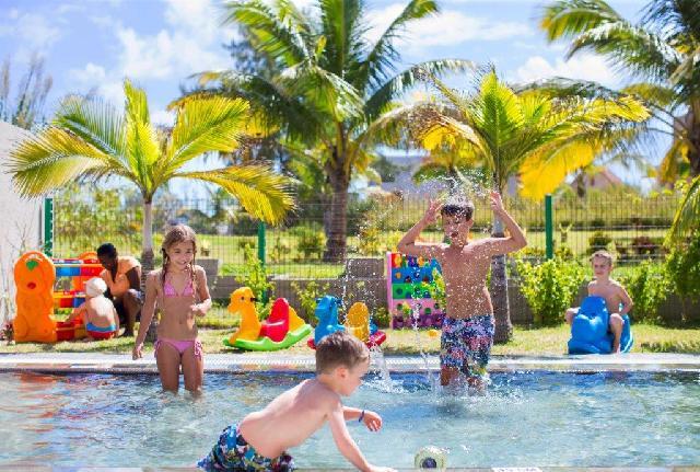 Crystals Beach Resort Belle Mare