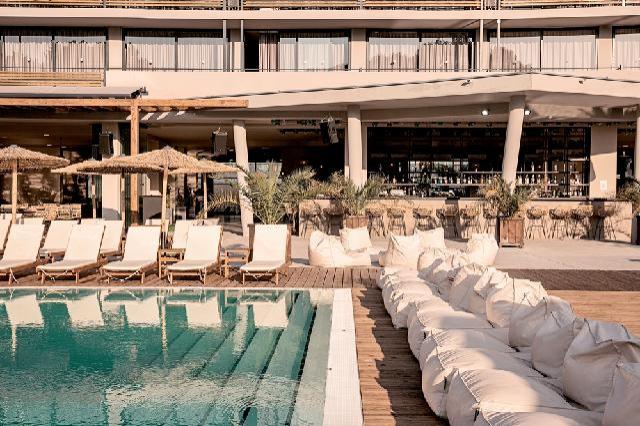 Sunny Beach Club