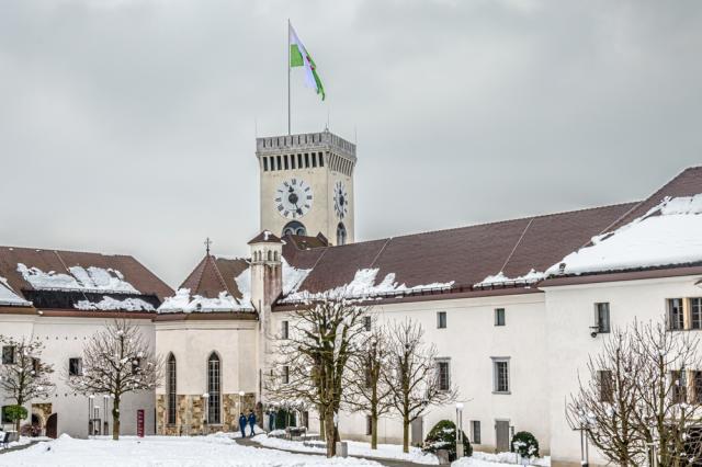Szilveszter a szlovén Adrián