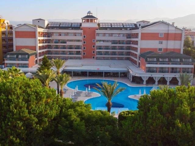 Club Insula Resort and Spa