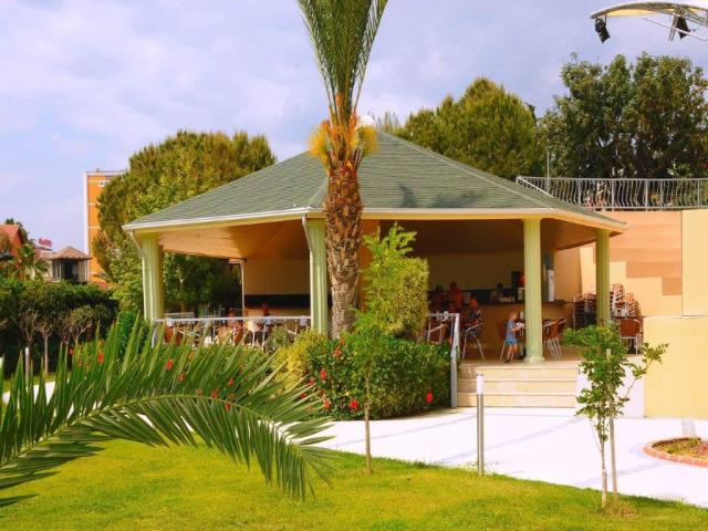 Club Insula Resort and Spa