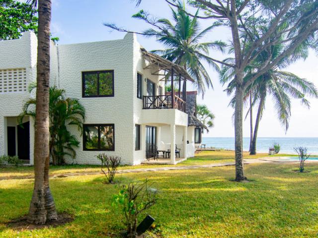 Jacaranda Indian Ocean Beach Resort