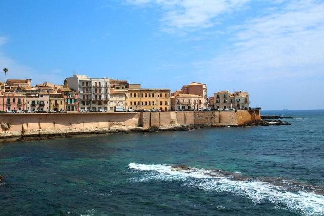TAVASZKÖSZÖNTŐ TAORMINÁBAN - Szicíliai varázslat: Siracusa - Catania - Etna - Taormina