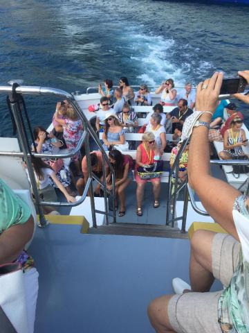 A VEZÚVTÓL AZ AMALFI PARTOKIG - Duino kastélya, Caserta, Capri, Sorrento, Positano, Ravello, Ferrara