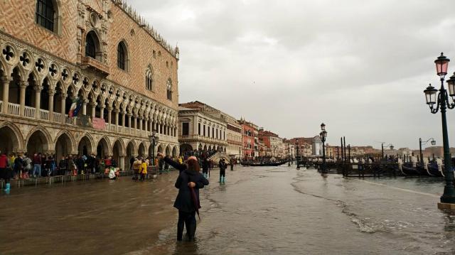 VELENCE - PADOVA - TREVISO - A lagúnák világa - Murano és Burano szigetekkel