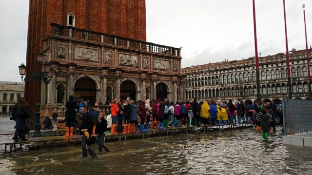 VELENCE - PADOVA - TREVISO - A lagúnák világa - Murano és Burano szigetekkel