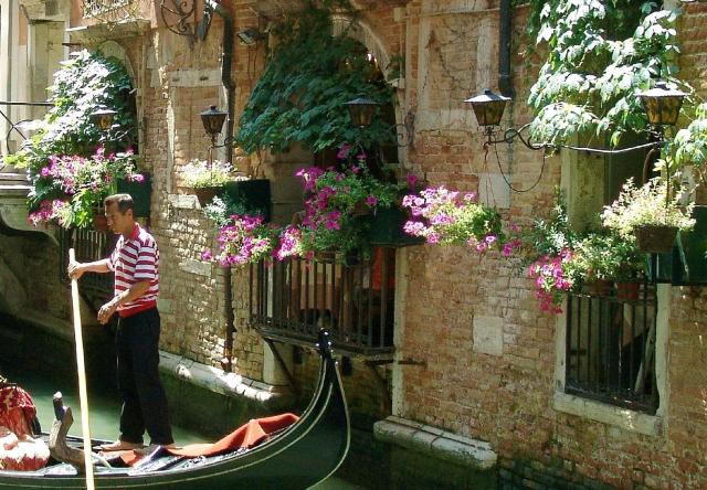 VELENCE - PADOVA - TREVISO - A lagúnák világa - Murano és Burano szigetekkel