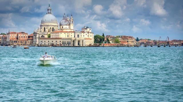 VELENCE - PADOVA - TREVISO - A lagúnák világa - Murano és Burano szigetekkel