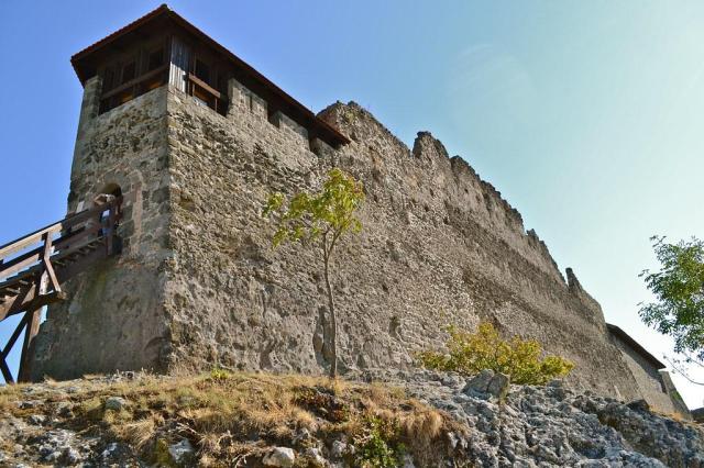 LOVASSZÍNHÁZ KOMÁROMBAN - TARTALMAS KIRÁNDULÁSSAL A DUNA MENTÉN - Dobogókő, Visegrád és Esztergom. Neszmélyi kulináris élvezetek.