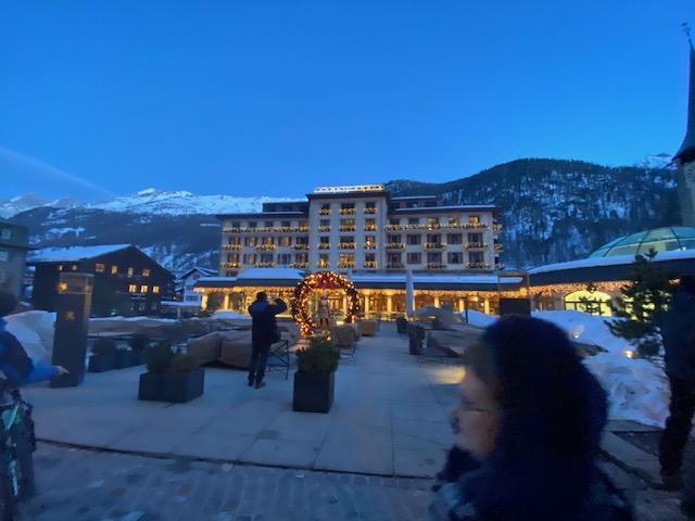 SVÁJC IKONIKUS HEGYEI KÖZÖTT UTAZUNK - Álomutazás a Glacier Expresszel a téli Alpokban - ahogy még sosem látta!