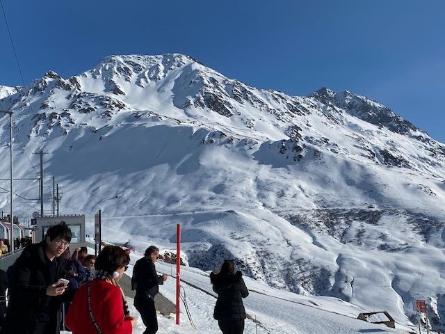 SVÁJC IKONIKUS HEGYEI KÖZÖTT UTAZUNK - Álomutazás a Glacier Expresszel a téli Alpokban - ahogy még sosem látta!