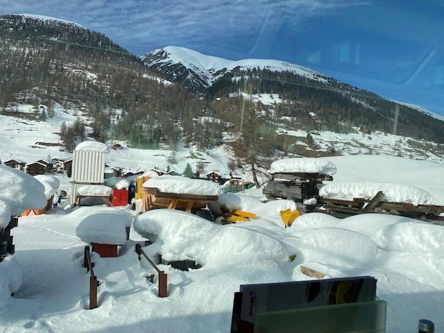 SVÁJC IKONIKUS HEGYEI KÖZÖTT UTAZUNK - Álomutazás a Glacier Expresszel a téli Alpokban - ahogy még sosem látta!