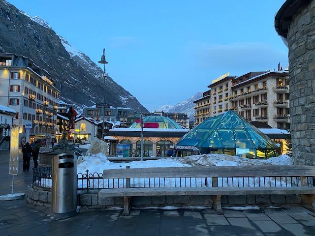 SVÁJC IKONIKUS HEGYEI KÖZÖTT UTAZUNK - Álomutazás a Glacier Expresszel a téli Alpokban - ahogy még sosem látta!