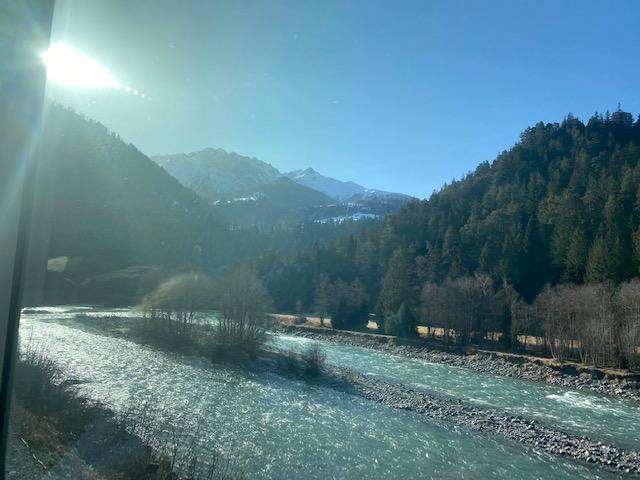 SVÁJC IKONIKUS HEGYEI KÖZÖTT UTAZUNK - Álomutazás a Glacier Expresszel a téli Alpokban - ahogy még sosem látta!