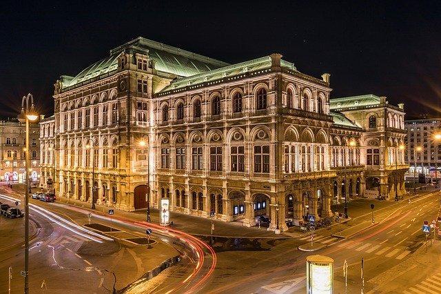 ADVENTI VARÁZSLAT BÉCSBEN - Adventi ízek és kultúra, adventi koncert Bécs elegáns palotájában