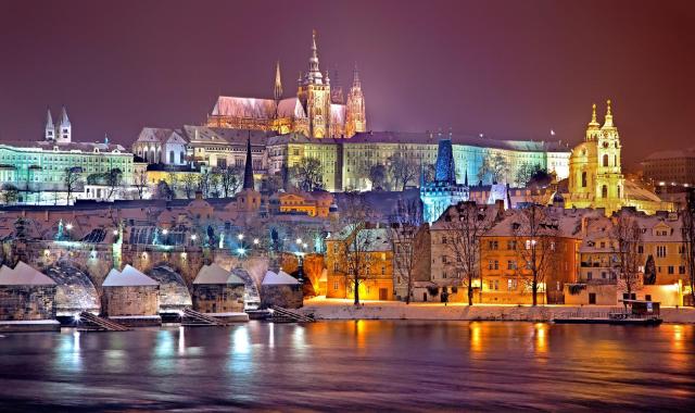 PRÁGAI HÉTVÉGE - Karlovy Vary, Marienbad és Lednice, Česke Budejovice és Česky Krumlov