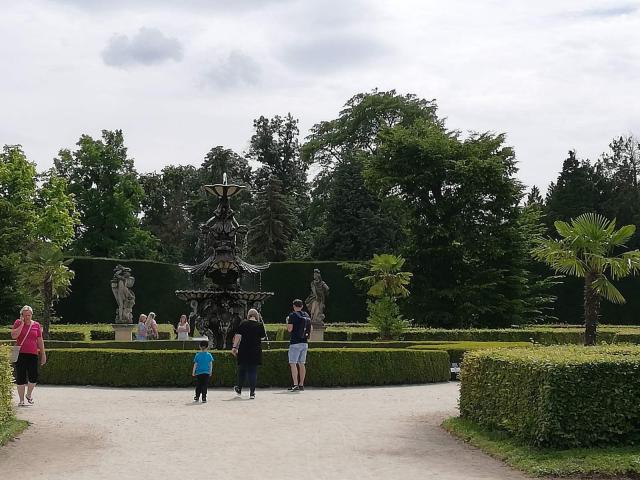 PRÁGAI HÉTVÉGE - Karlovy Vary, Marienbad és Lednice, Česke Budejovice és Česky Krumlov