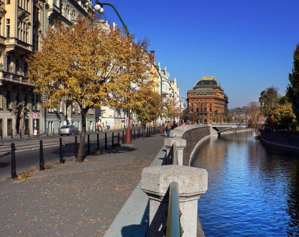 PRÁGAI HÉTVÉGE - Karlovy Vary, Marienbad és Lednice, Česke Budejovice és Česky Krumlov