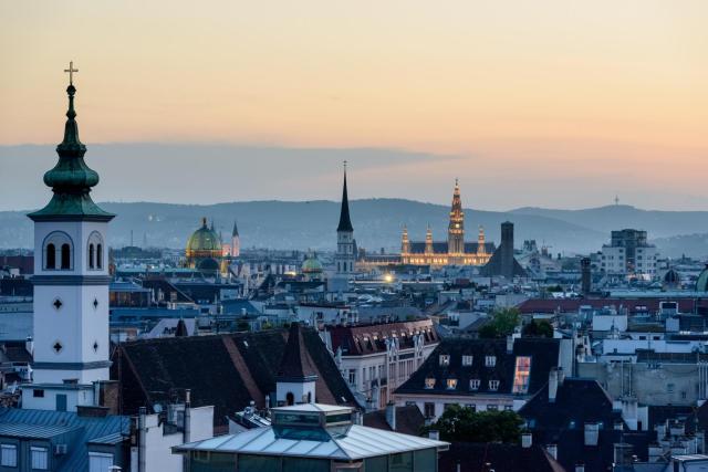 A történelmi Pozsony és hajókirándulás Bécsbe