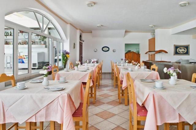 Hotel Makarios
